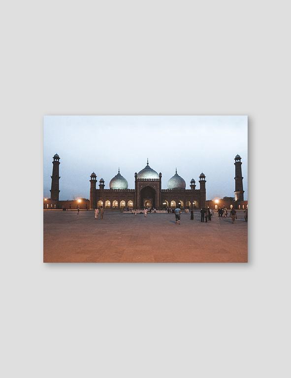 Badshahi Mosque, Photo - Doenvang