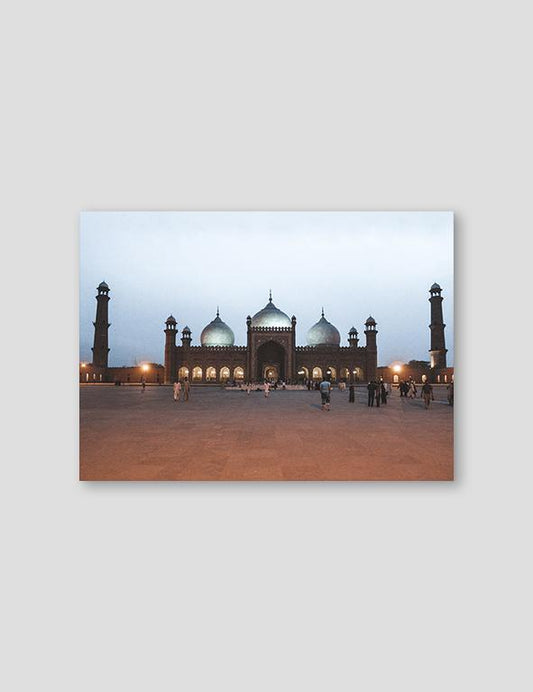 Badshahi Mosque, Photo - Doenvang
